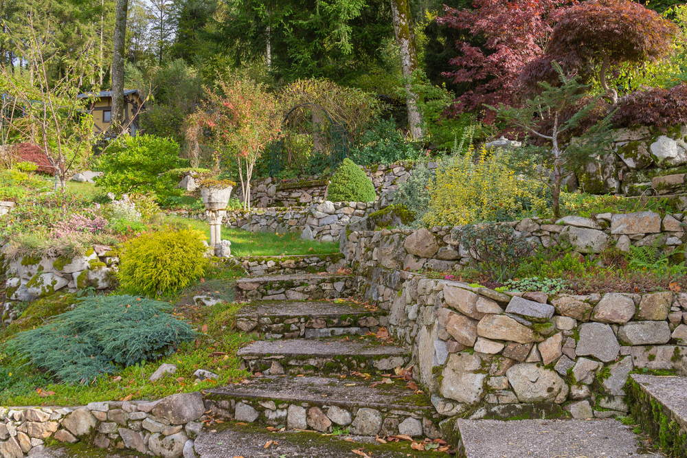 Aménager un jardin en pente